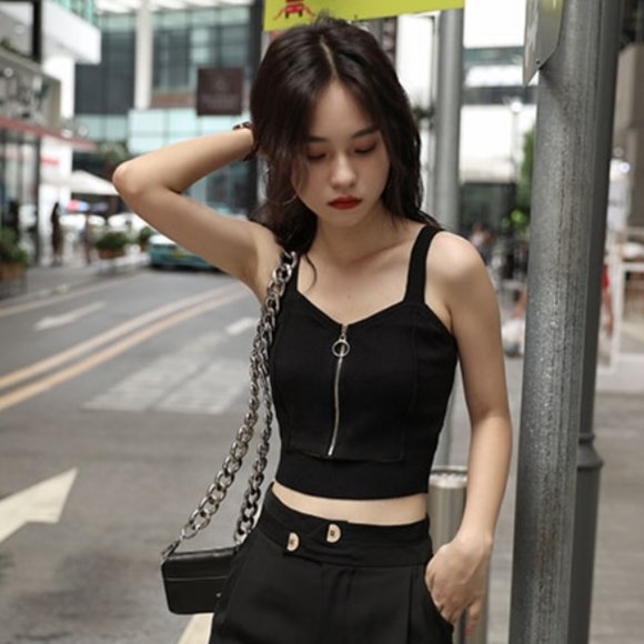 My Boutique Tops - WOMENS BLACK CROP TOP